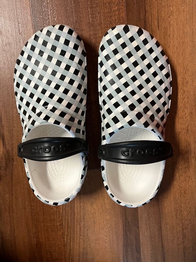 Crocs Unisex adults Plaid clogs black white size M7 -W9 | eBay display picture 1
