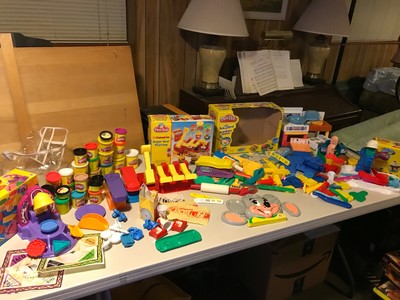 chuck e cheese play doh