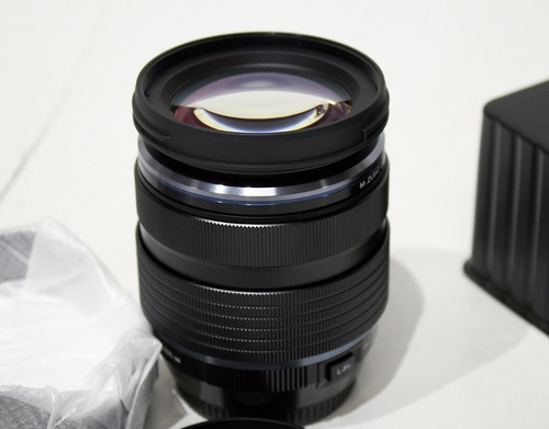 OM SYSTEM M.Zuiko Digital ED 12-40mm f/2.8 PRO II -NEW------- - Picture 1 of 6