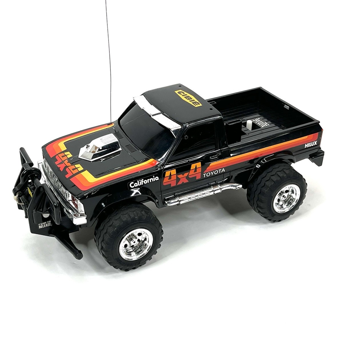 Vintage NIKKO Toyota Hilux 4WD Winch RC Truck 1/16 w/ Remote Japan