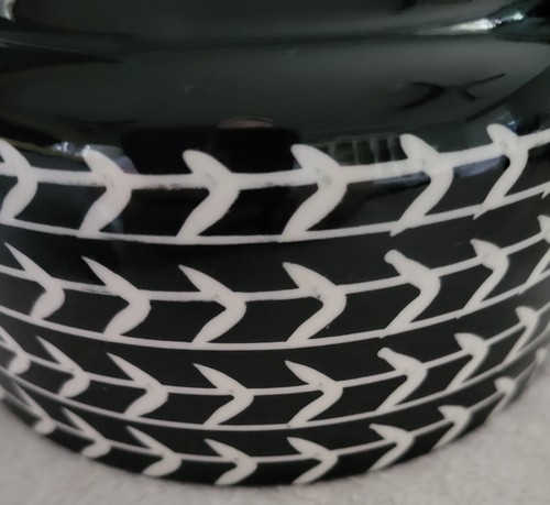 Artículos para el hogar Signature flecha negra tazón para mascotas gato perro comida de agua cerámica negro blanco - Imagen 2 de 5