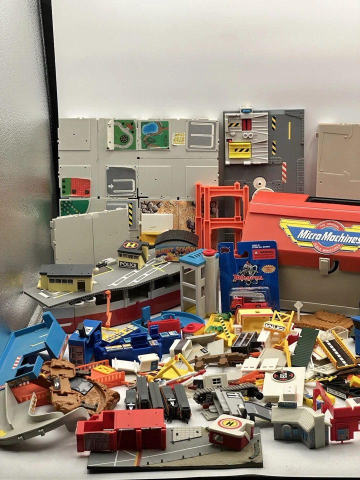 Micro Machines City Lot 1988 Galoob Toys Case City Scene Ship Accessories More - Image 2 of 4