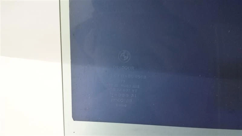 Front Right Door Glass OEM 1983 1984 1985 1986 BMW 533i - Image 4 of 4