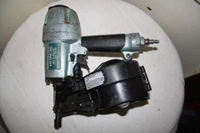 Hitachi NV65AH2 COIL SIDING NAILER