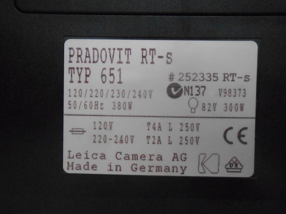 Leica Slide Projector-Leica Pradovit RT-s with Vario-Elmarit Leica Slide Projector-Leica Pradovit RT-s with Vario-Elmarit