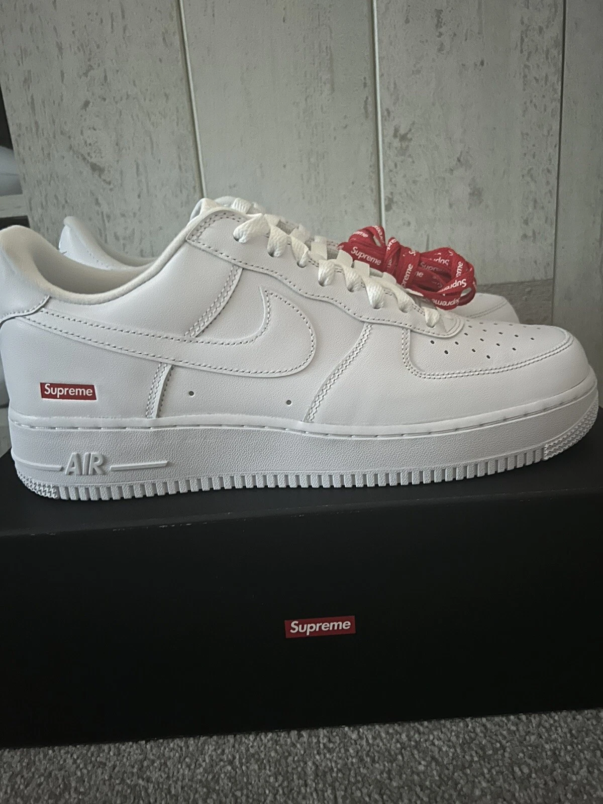 Nike Supreme Air Force 1 blanc UK 9 flambant neuf