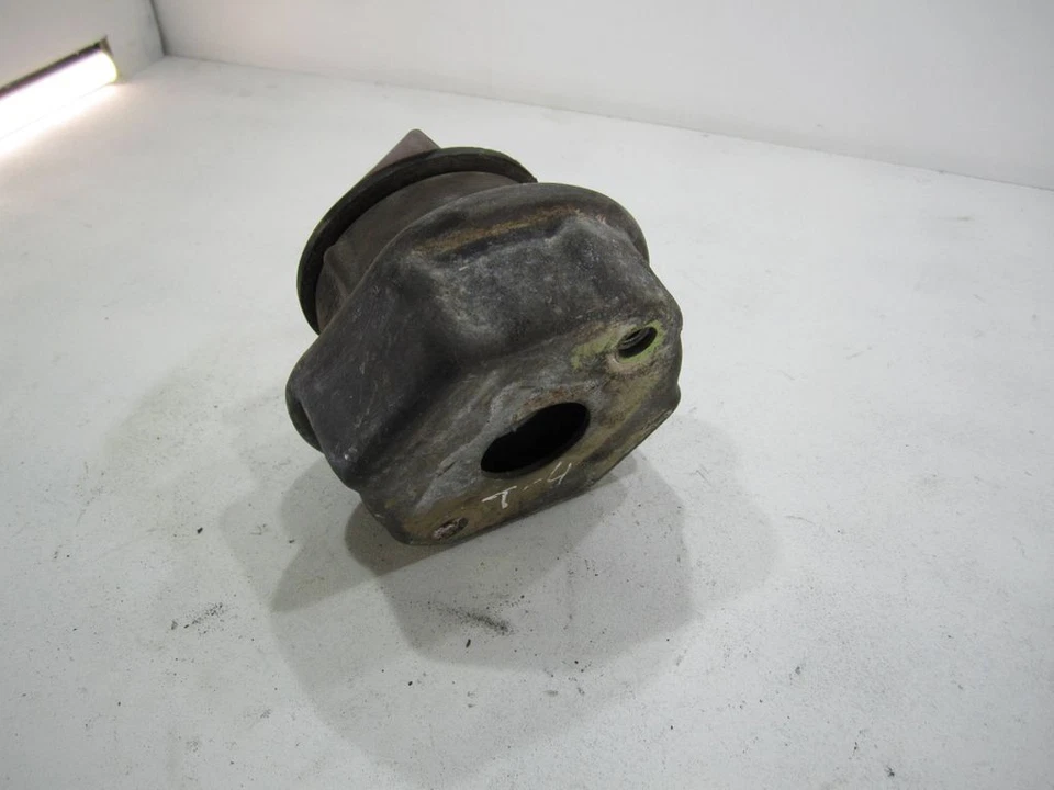 Volkswagen Transporter - Caravelle T4 1992 Diesel Engine mount bracket MRS9439 - Image 2 of 3