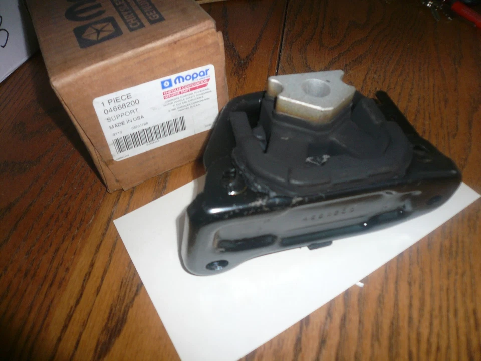 1997 Plymouth Dodge неоновое крепление двигателя поддержка Mopar P/N 4668200 - новый из старых запасов - Изображение 3 из 3