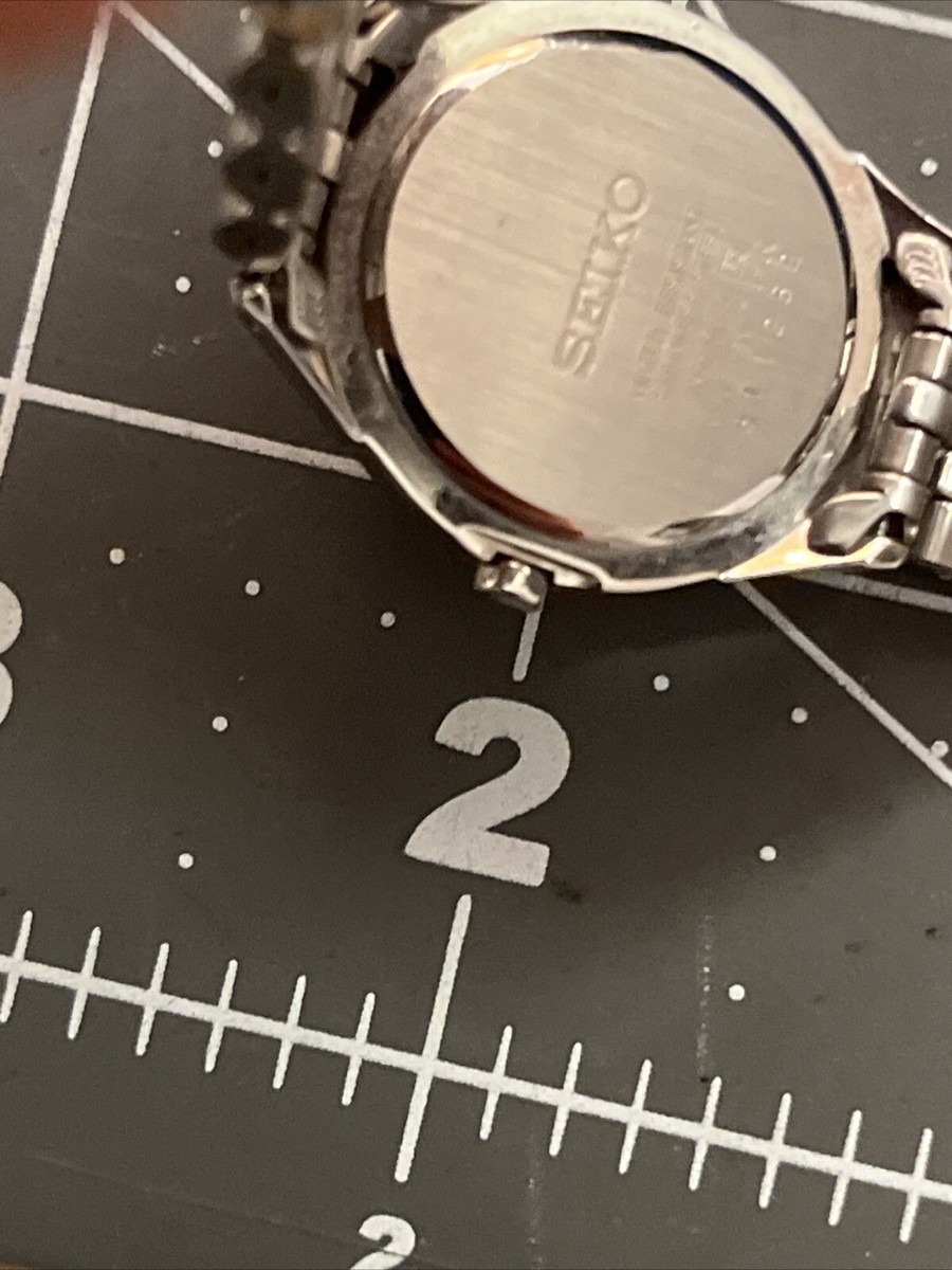 Vintage 2002 Seiko 1N01-0RF0 Black Faced Crystal Bezel Ladies