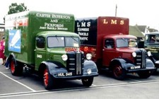 PHOTO  LORRY AUSTIN LORRIES. REGS HUL 345 & KS 9498 - LMS EXPRESS PARCELS