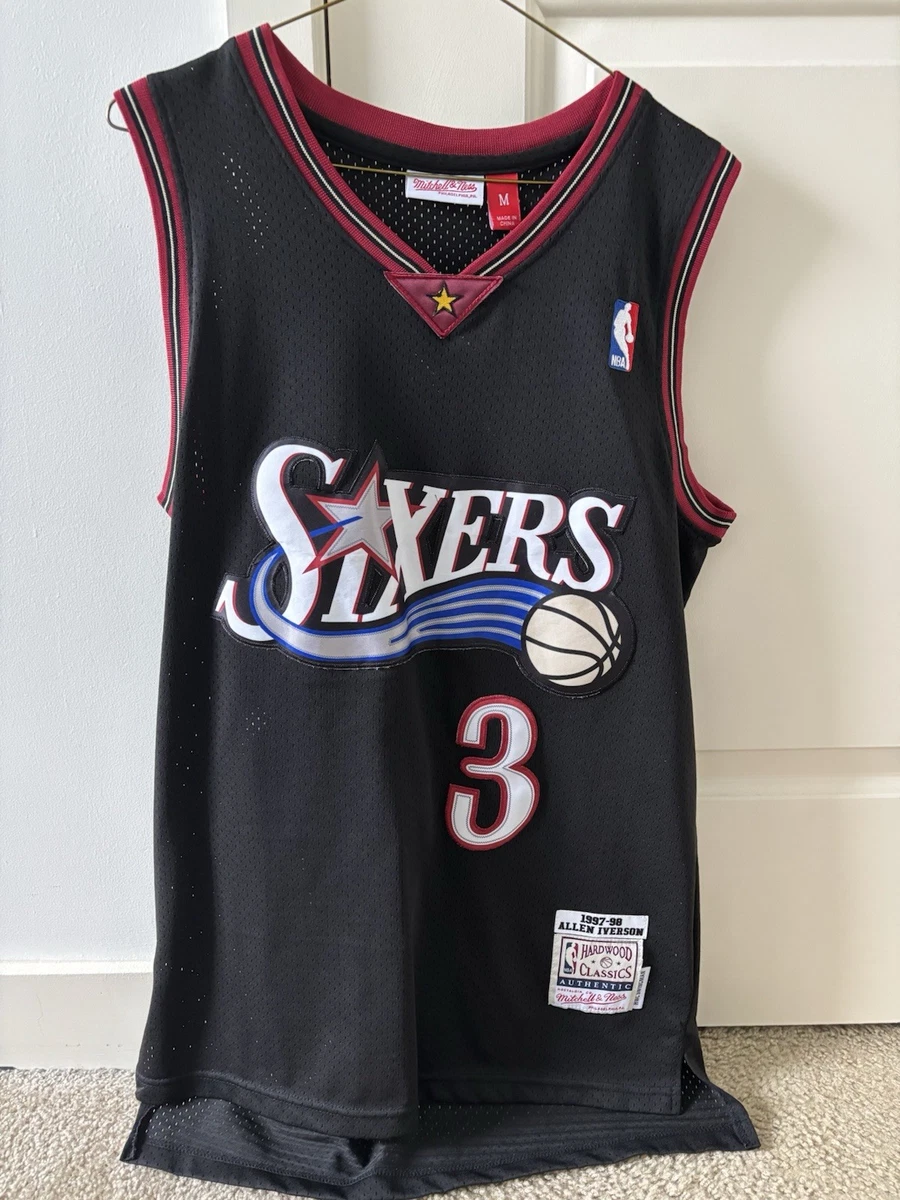 Preços baixos em Allen Iverson Philadelphia 76ers Preto Roupas e