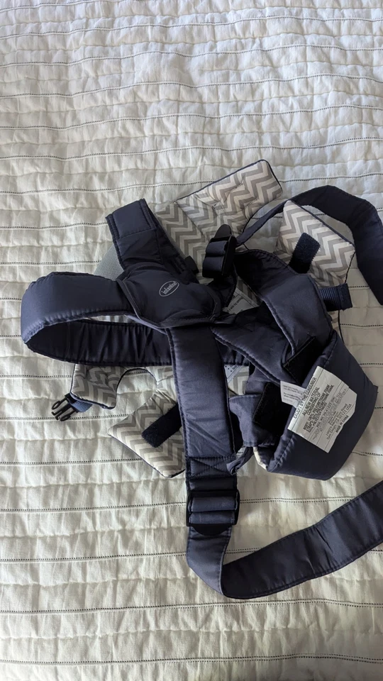 Portabebés Infantino Acogedor Portabebés Premium 2 Posiciones 8-25 libras Foto 2 de 2