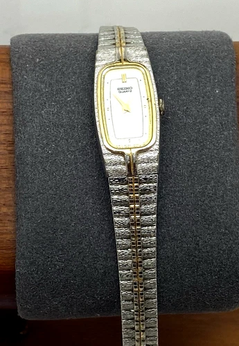 Vintage Seiko Women's Watch 2E20-6319 Quartz Two Tone New Battery USED CONDITION