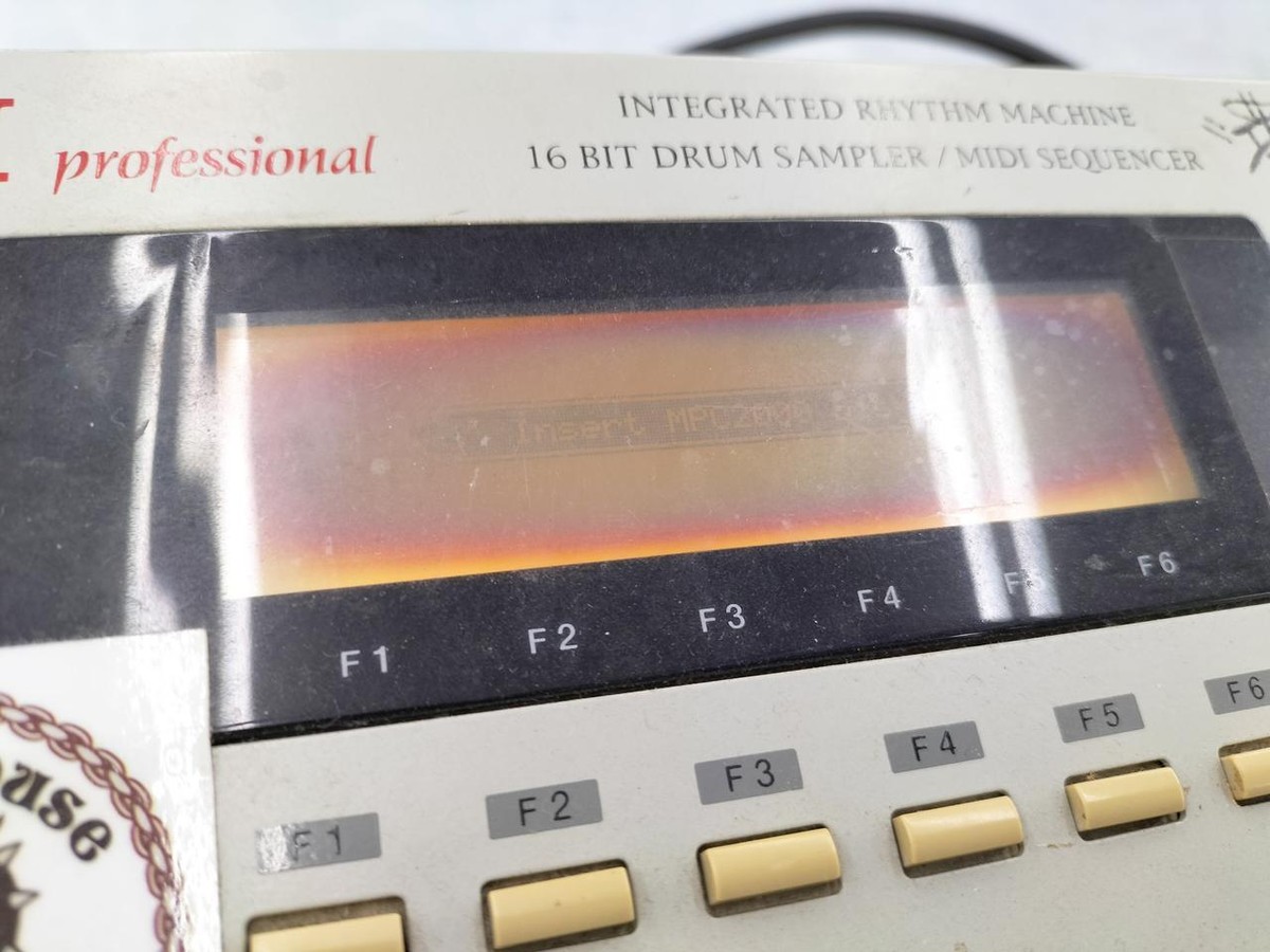 AKAI MPC 2000 【動作確認済み】 Akai MPC2000