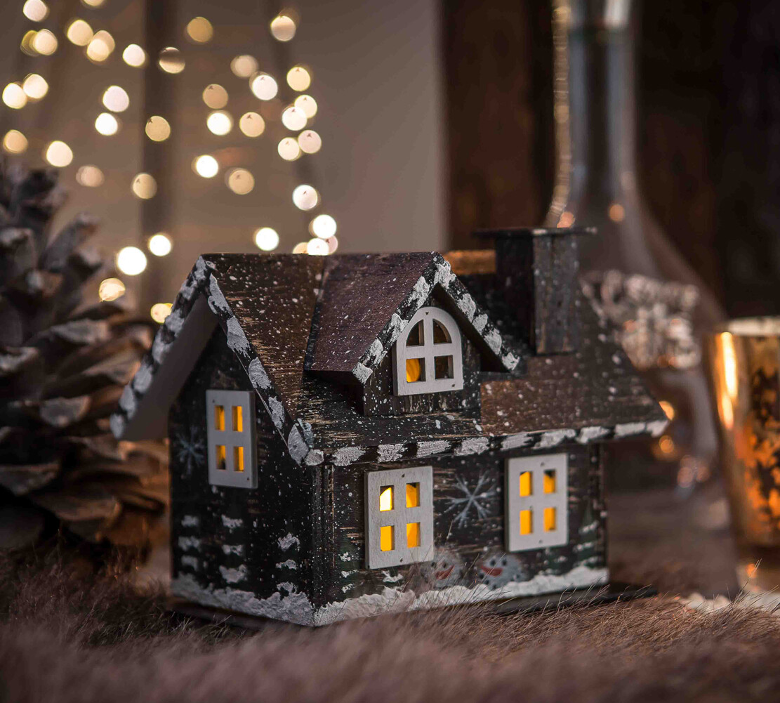 NUPTIO Weihnachtsdorf LED Holzhäuser - Beleuchtete Tischdekoration Für Weihnachten