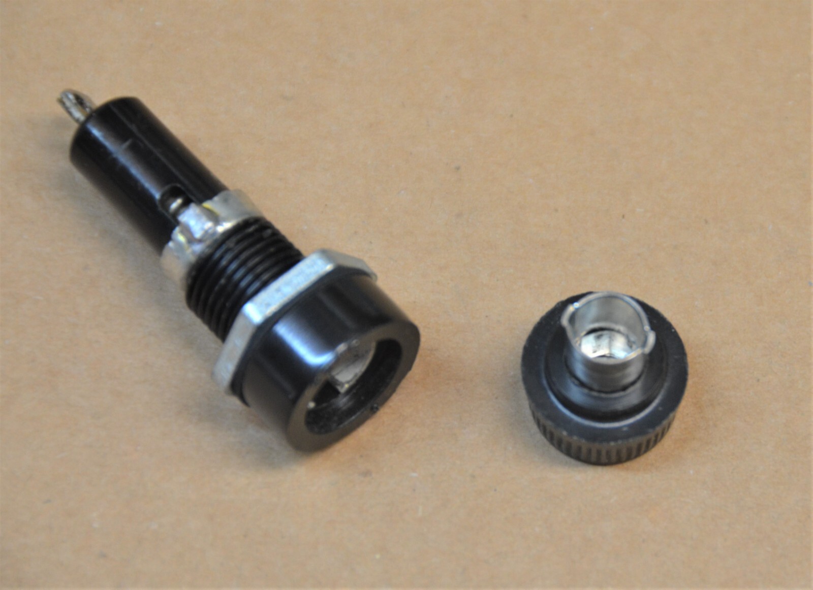 Good Used Buss HKP 15A 250v Panel Mount Fuse Holder for 1/4" x 1 1/4