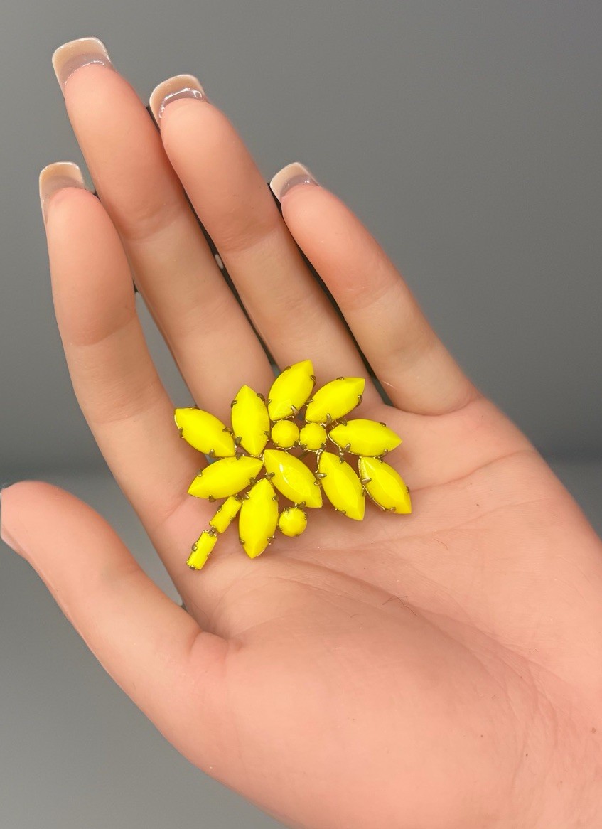 VTG. lemon yellow milk glass Navette Rhinestone Spring Sprig Leaf Brooch 1.75”