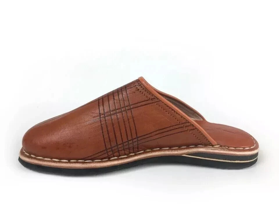 Babuchas de Cuero Punta Redonda - Bereberes 100% Artesanía Marroquí Color MARRÓN - Imagen 2 de 4