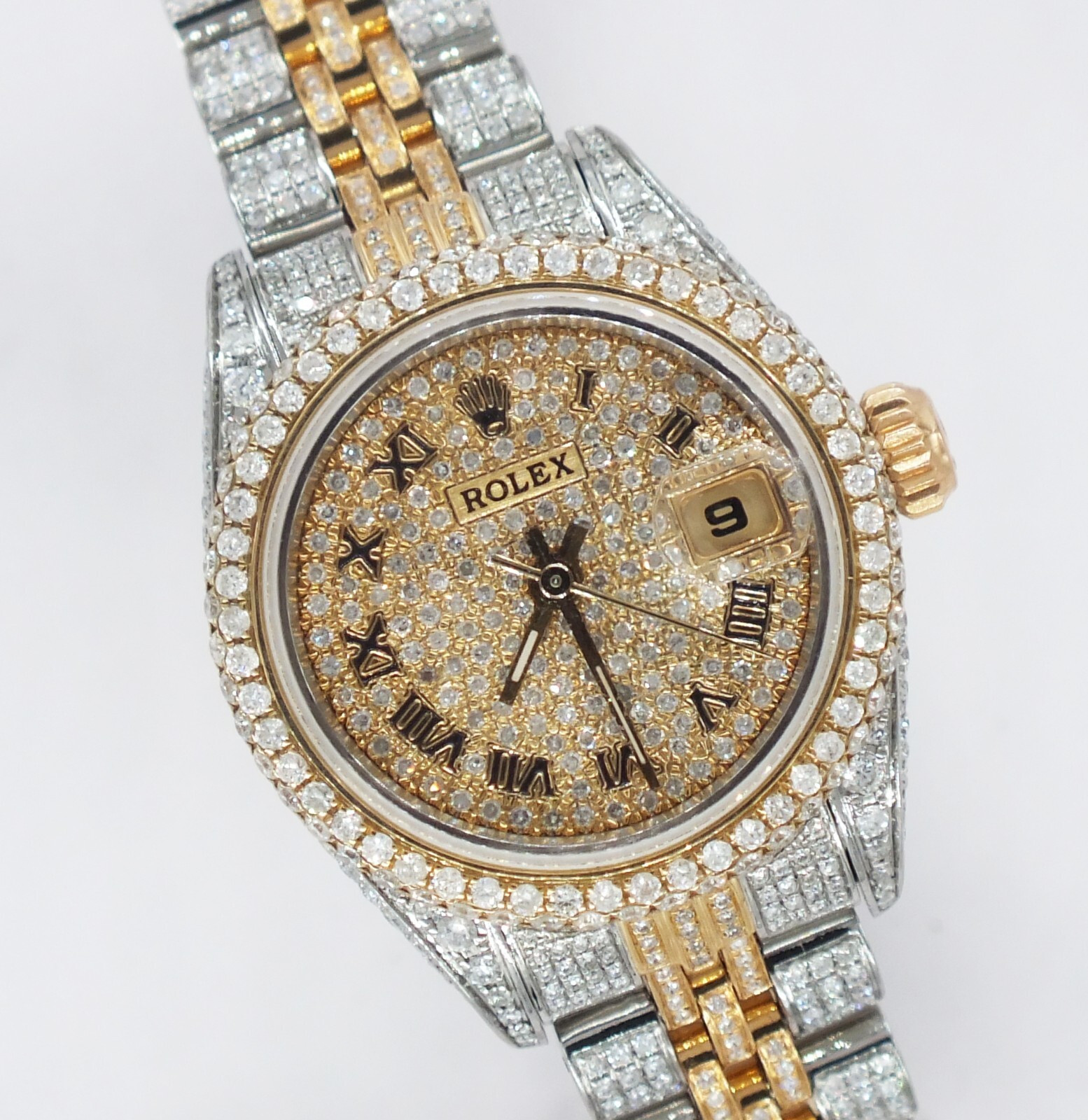 Rolex Datejust with Full Bezel, Shoulders