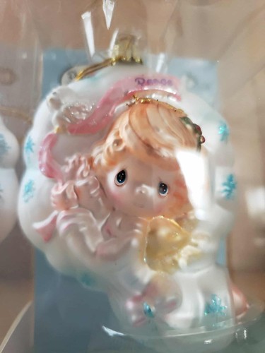 Precious Moments Blown Glass Ornament by Kurt Adler 2004 Peace Angel new in Box - Picture 7 of 8