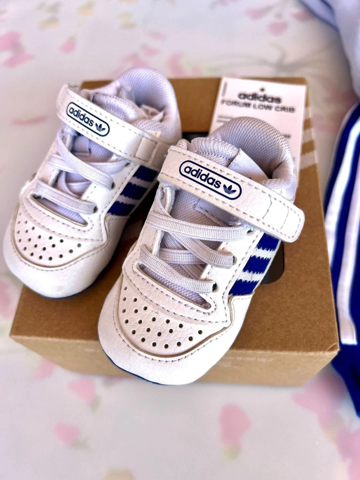 TUTA ADIDAS NEONATO PIU SCARPINE BUONE CONDIZIONI QUASI PARI A NUOVO - Immagine 3 di 4