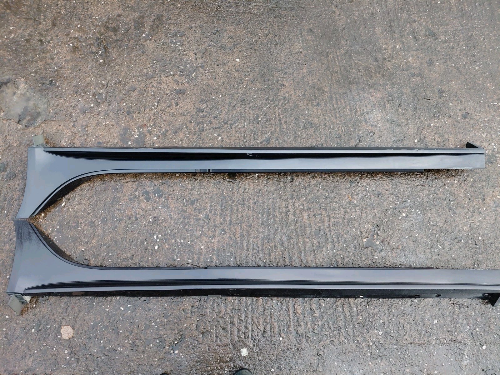 JAGUAR XF SIDE SKIRT BOTH SIDE BLACK GX6M101D57A