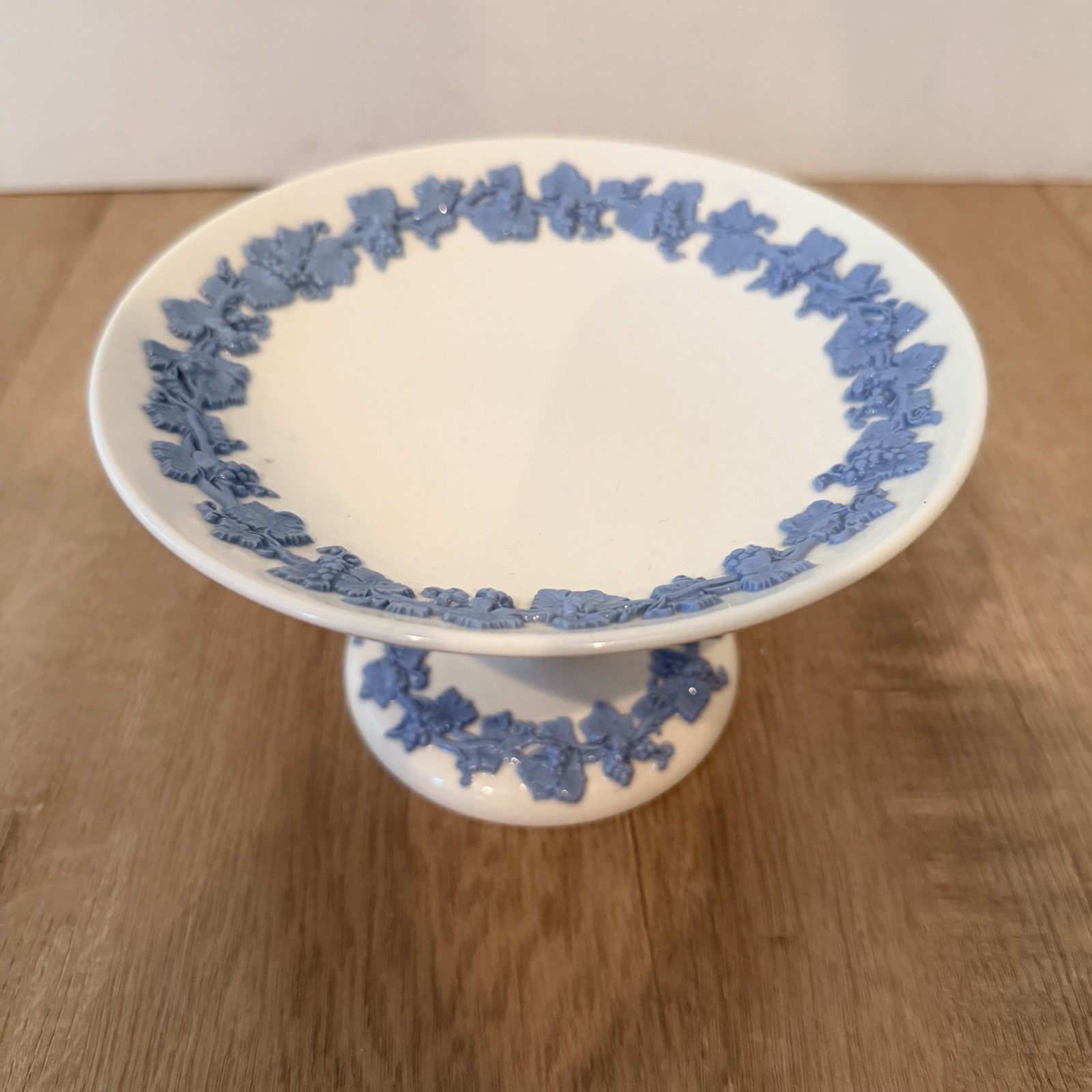 Vtg Wedgwood Queensware 6.5" Pedestal Plate Dish Embossed Blue on Cream Compote