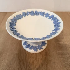 Vtg Wedgwood Queensware 6.5" Pedestal Plate Dish Embossed Blue on Cream Compote