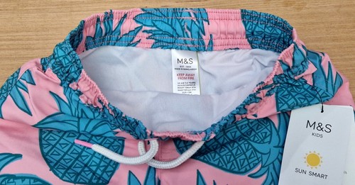 Pantalones Cortos de Natación Elásticos MARKS & SPENCER Niños Niños Verde Rosa Piña UPF 50+ - Imagen 4 de 5