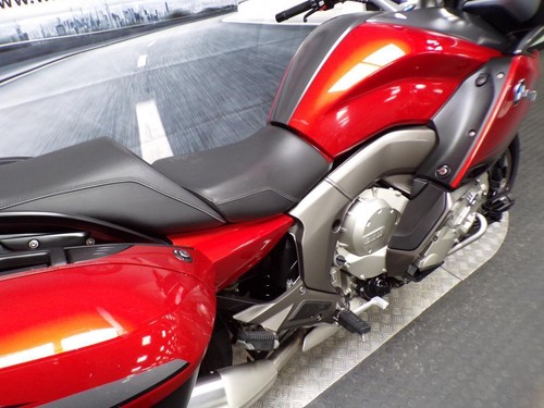 2014 BMW K1600GT WITH PANNIERS - Picture 8 of 20