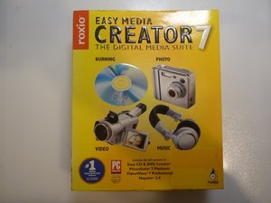 Roxio Easy Media Creator 7 - 2-disk set with CD Key  and Guide & Book