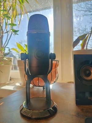 Blue Yeti X Pro Postcast Microphone (Schwarz)