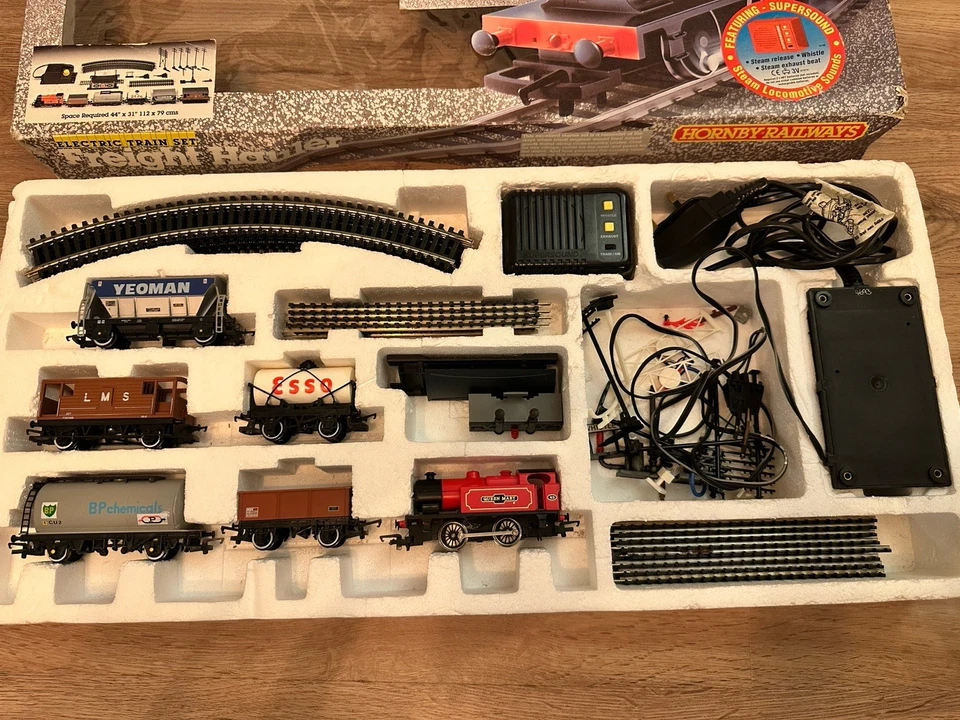 Hornby R.851 Freight Hauler Train Set - Image 4 of 4