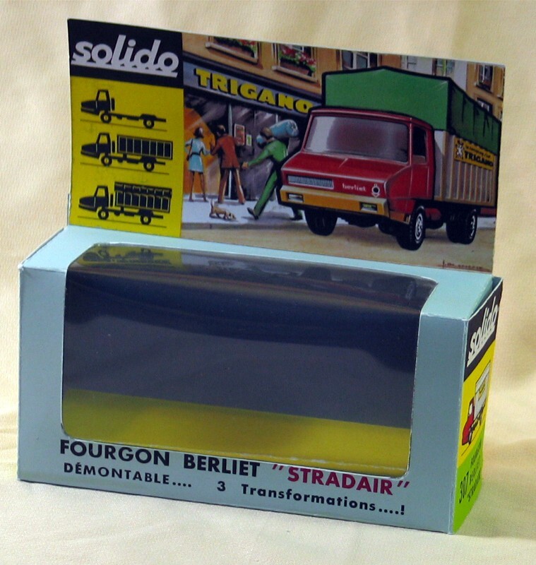 Foto 1 di 9