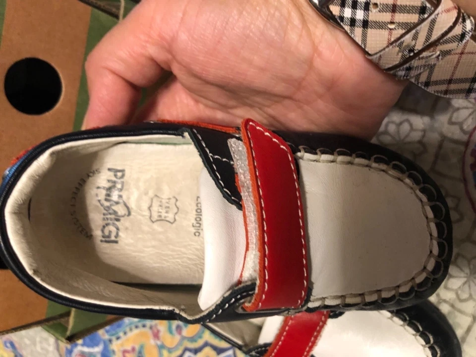 Sapatos sociais Primigi bebê menino tamanho EUA 7 euro 23 couro real por toda parte - Imagem 3 de 4