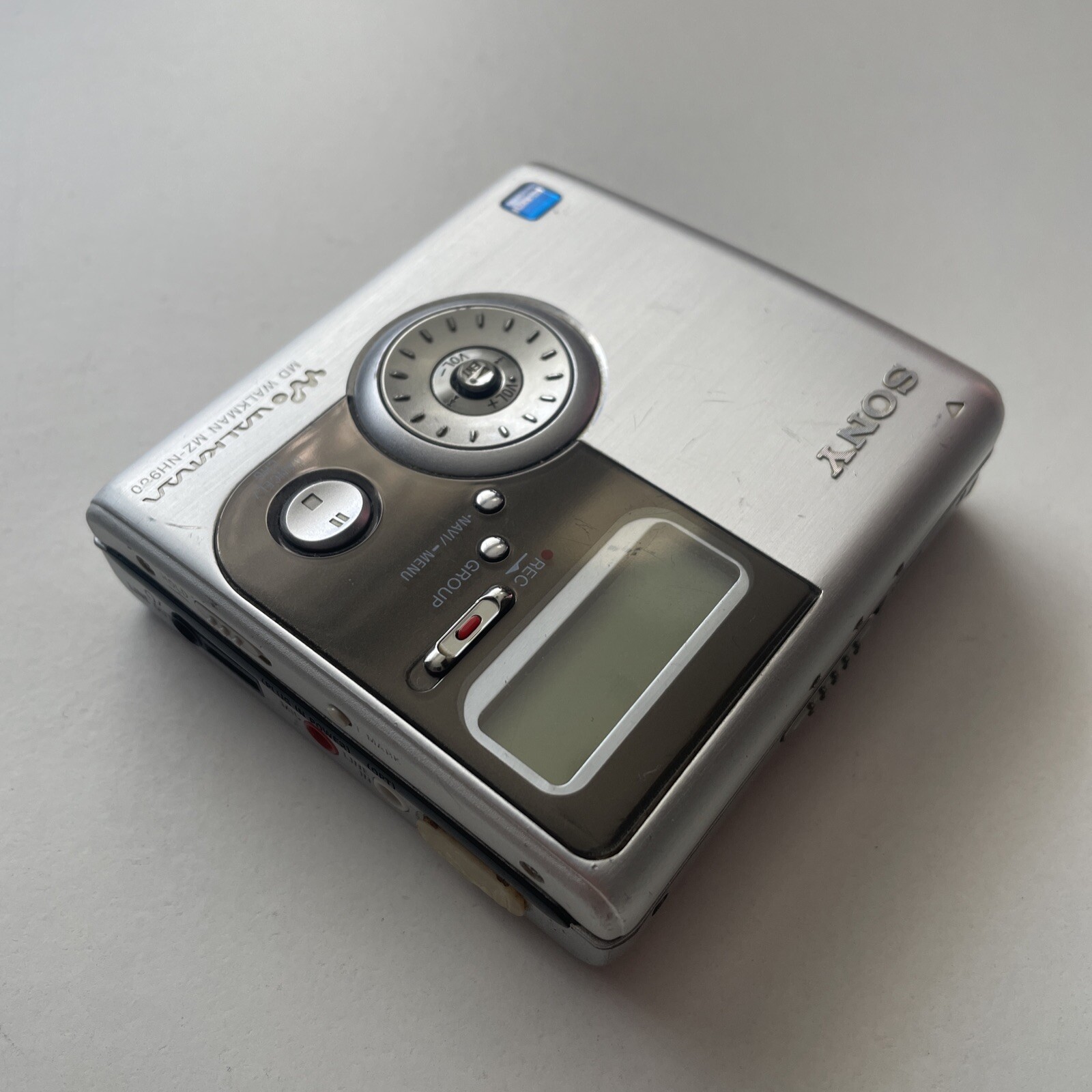 SONY MZNH900 HiMD Walkman Portable MiniDisc Recorder/Player Silver