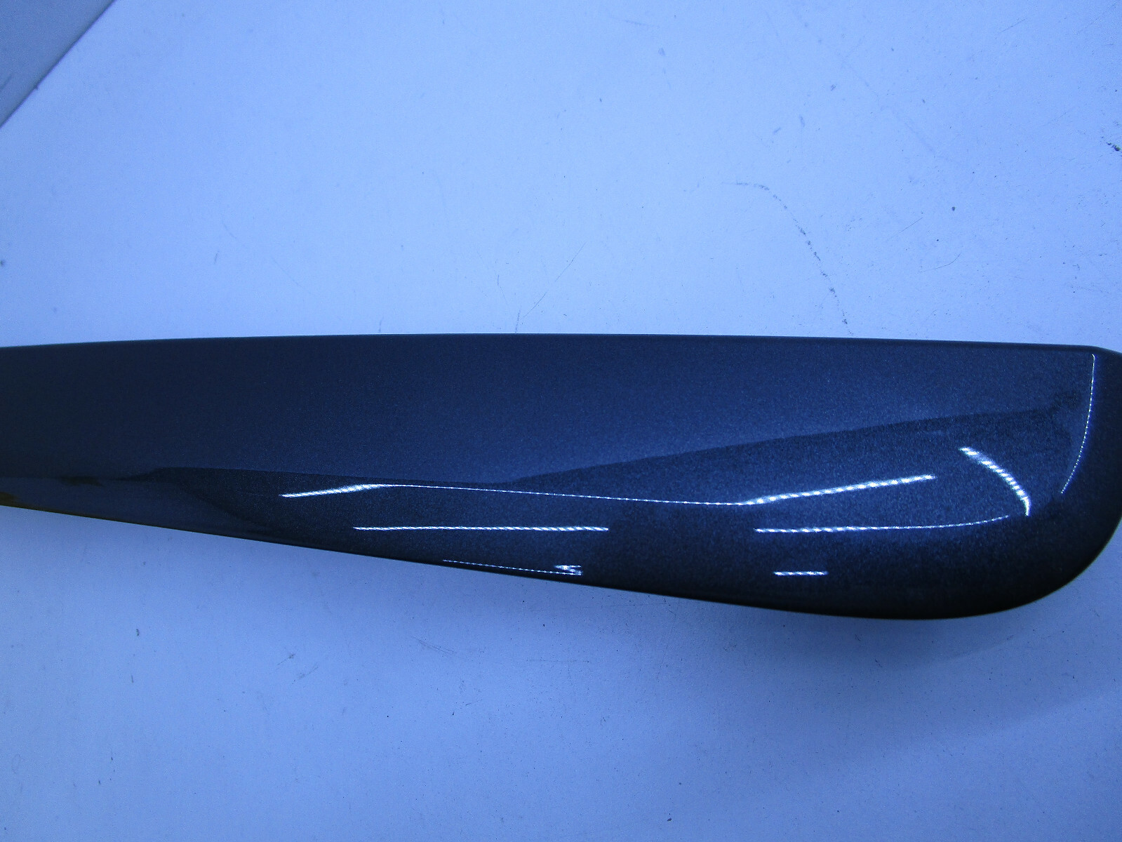 TAILGATE NUMBER PLATE LIGHT GARNISH MOULD GREY COLOUR VF UTE HOLDEN