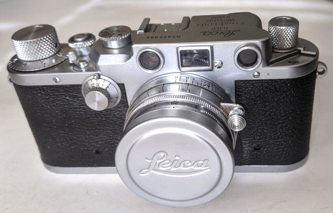 1946-7 Leica D.R.P lllc Earnst Leitz Wetzlar Camera w/Accessories