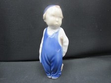 Royal Copenhagen Figure Figurine Boy With Broom 3250 Excellent Condition