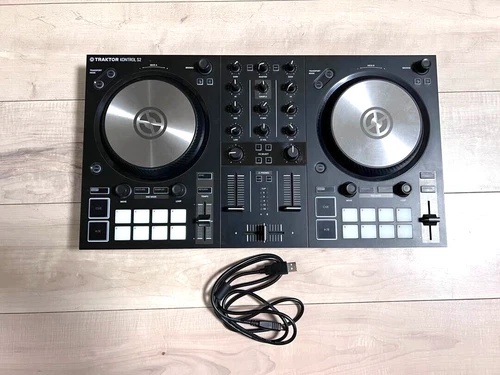 Native Instruments Traktor Kontrol S2 MK3 2-Channel DJ Controller S2MK3