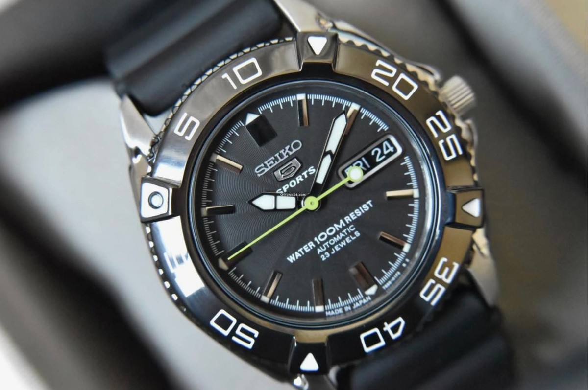 Seiko 5 SNZB33J2 Automatic Diver Watch 100M Black Dial Japan Made