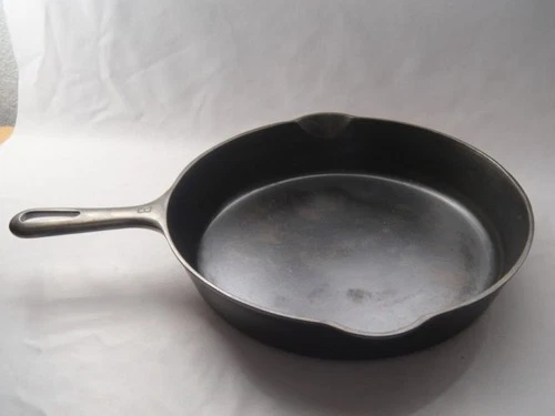 Vintage Griswold #8 704 10-1/2" Cast Iron Small Logo Skillet - Cleaned &Seasoned