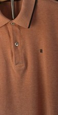 Carolina Herrera Hombre Polo en Rosa con Cuello Negro Ribete y...