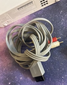 Nintendo Wii Console Lot (RVL-001) w/ Wiimote & Sensor Bar , Cables  (White)