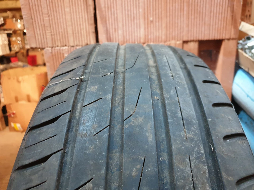 PNEU TOYO PROXES CF2 235/60/17 235 60 17 102H - Photo 2/4