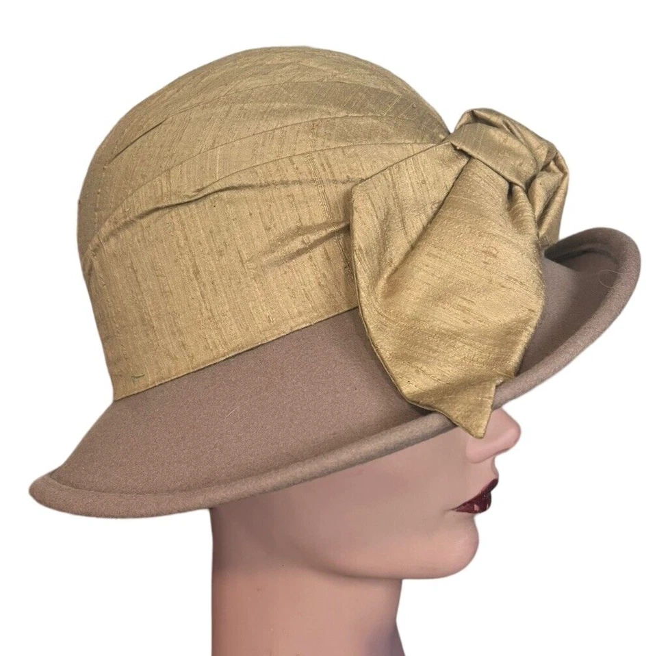 Sombrero Whittall & Shon Diseñador Derby/Iglesia Púrpura Ala Ancha con Lazo Foto 2 de 4