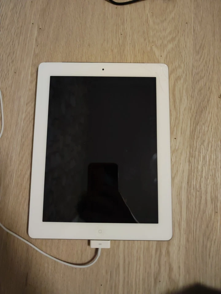 Apple iPad (3rd generation) · 64GB · Wi-Fi, Foto 1 von 5