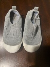 Girls gray cat jack shoes, size 9