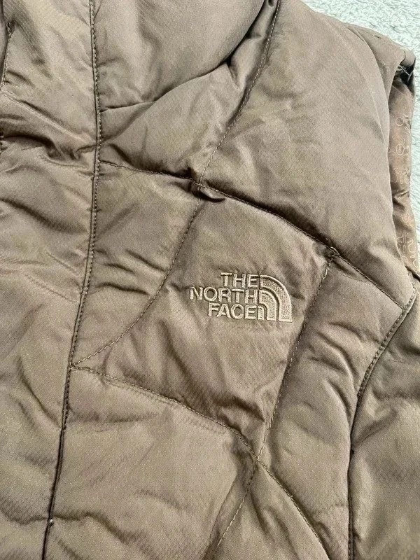The North Face Nuptse, foto 3 di 5