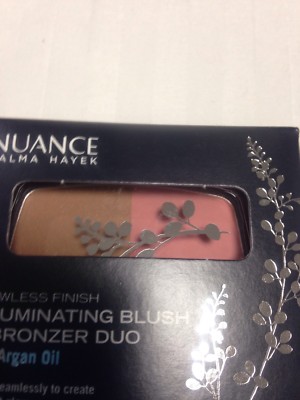 Nuance Illumimating Blush And Bronzer Duo Coral Glow